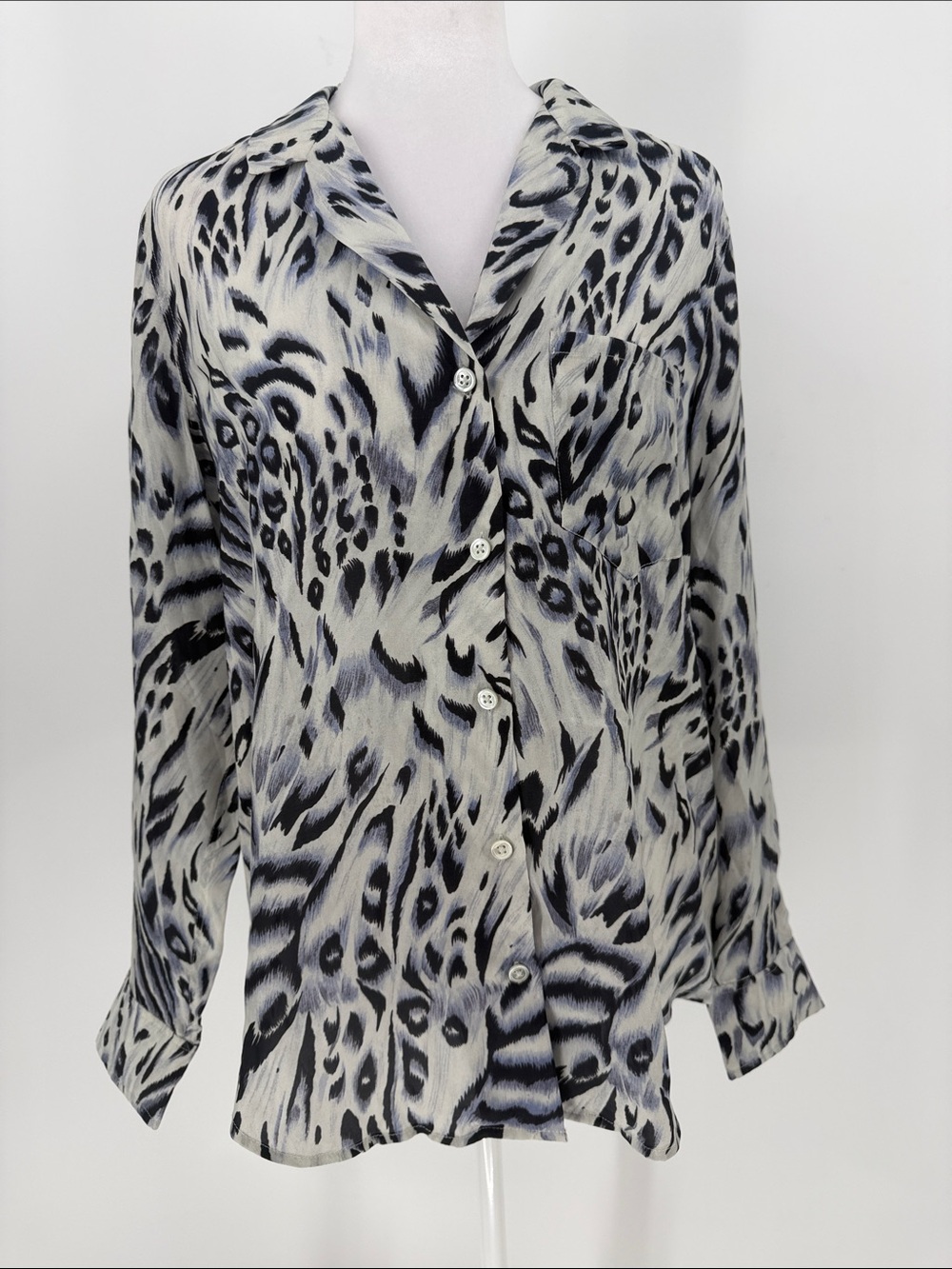 Rails Rebel Ivory‎ Snow Leopard Button Down Shirt Medium Animal Print